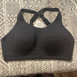 NWT Lululemon black air support bra size 38D